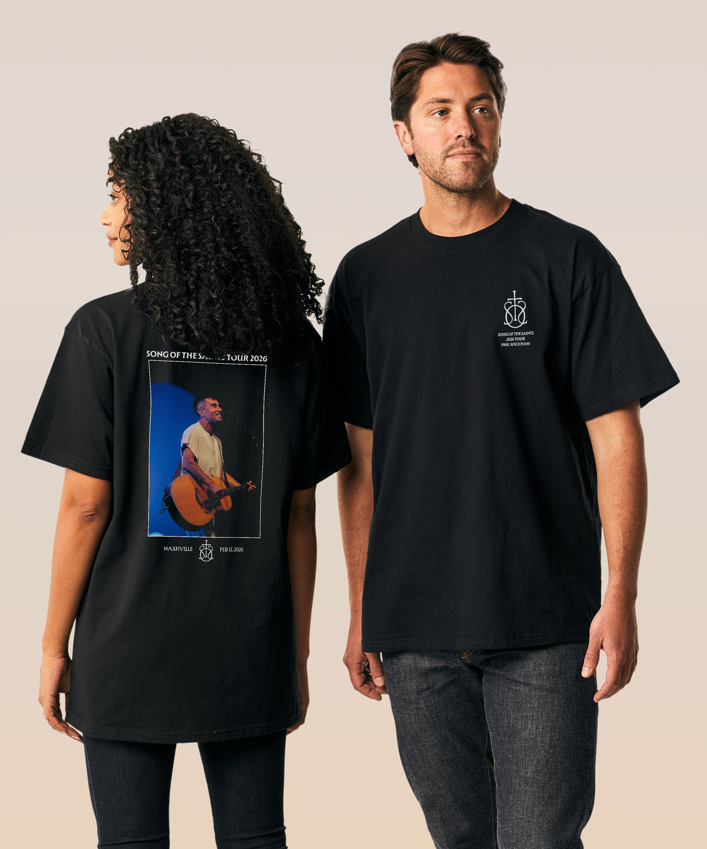 Front and Back Lifestyle {"imageType":"lifestyle","color":"Black"}